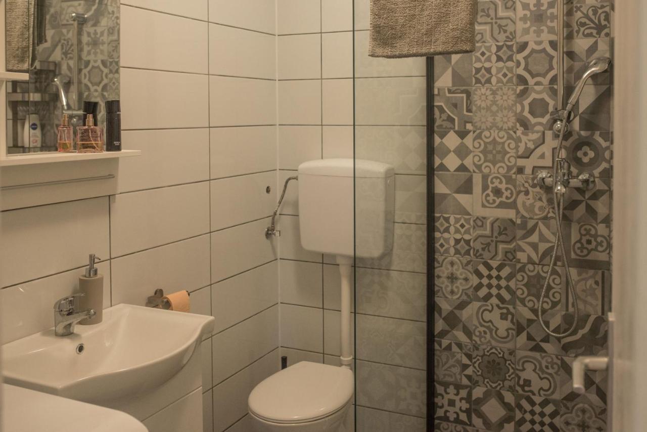 Apartmani Stones Sutivan I Buitenkant foto