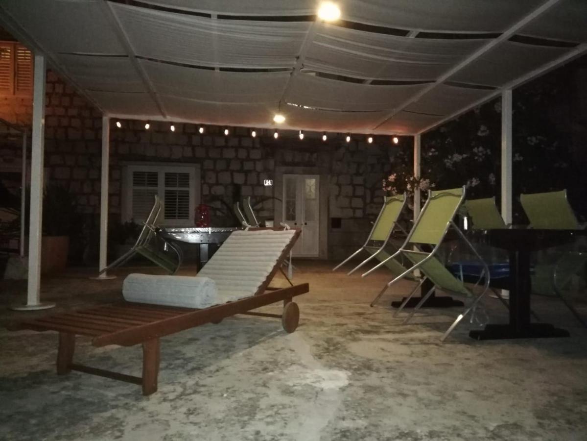 Apartmani Stones Sutivan I Buitenkant foto